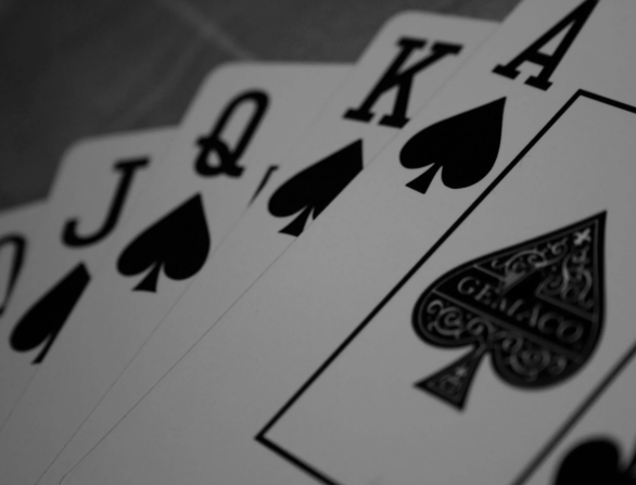 3 Strategi Bermain Poker Profesional Yang Gampang Ditiru