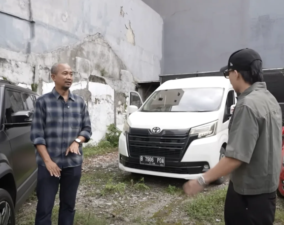 Mengintip Kehidupan Dealer Profesional